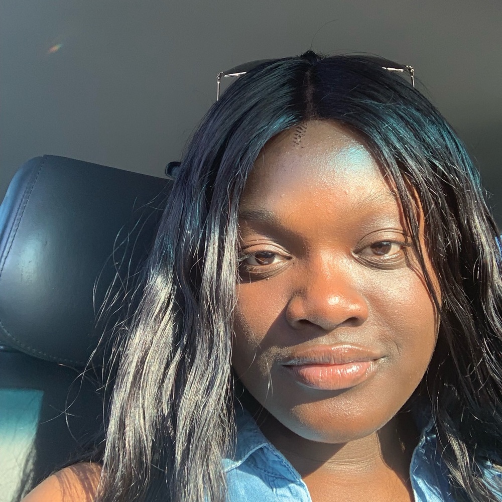 Meet your Posher, Alexis